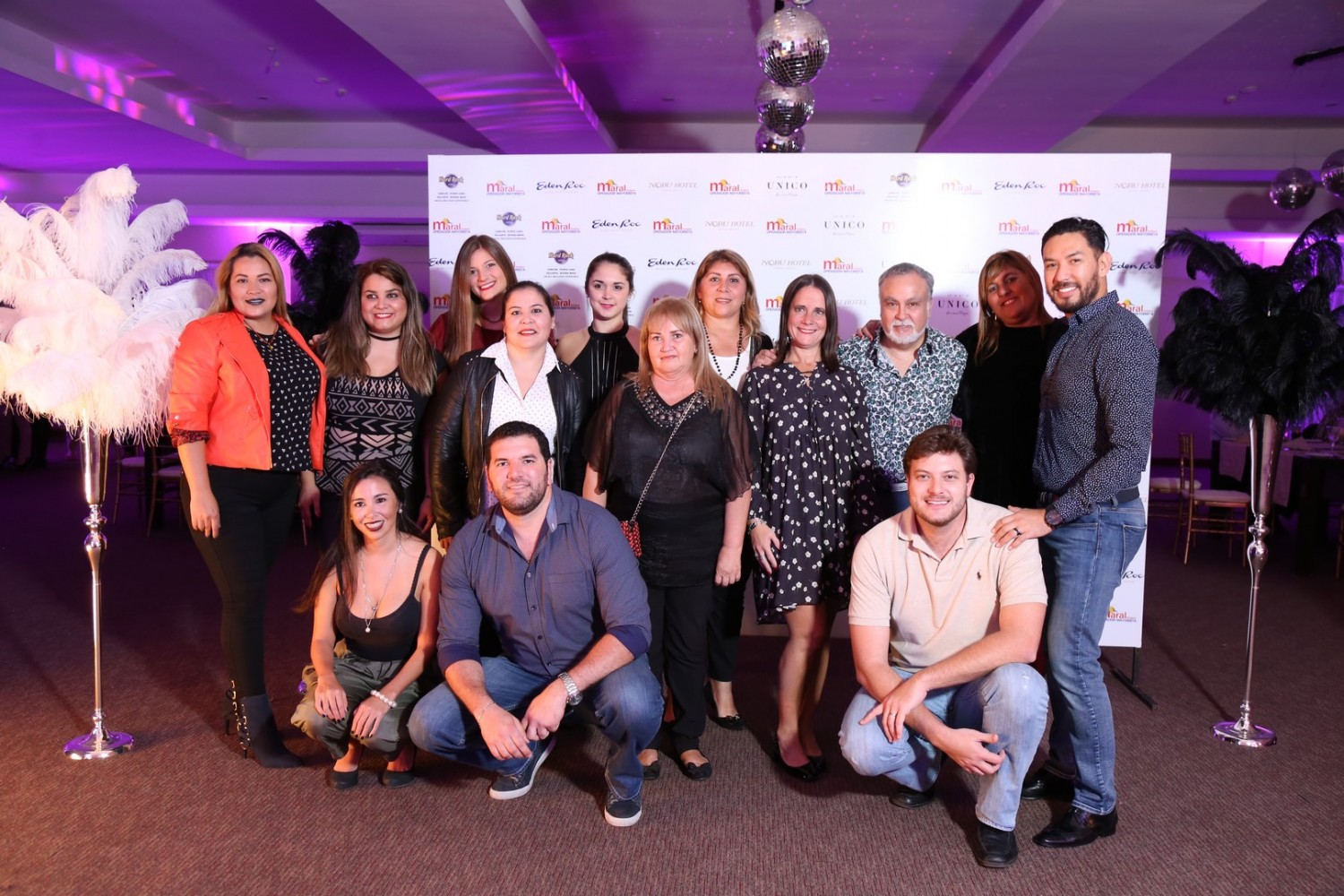 Leonel Reyes, Josefina De Zan, Jorge Bravo Barría, Viviana Di Fonzo, con equipo de Maral Turismo