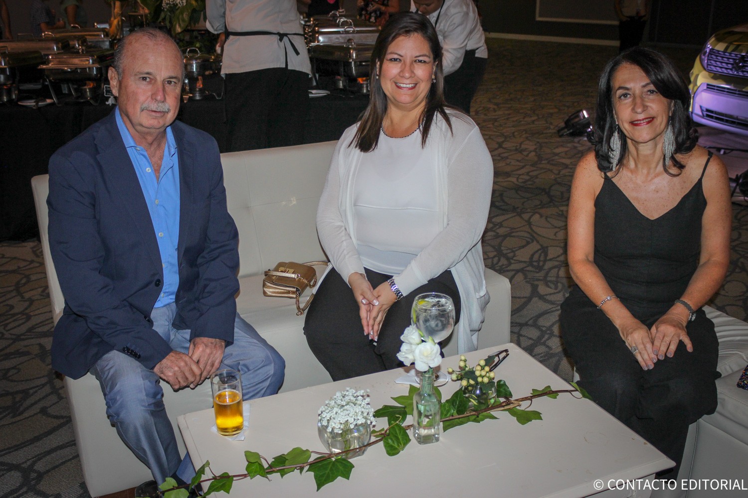 Jesus Almaguer, Edith Sanchez y Alejandra Teich de Oasis Hotels