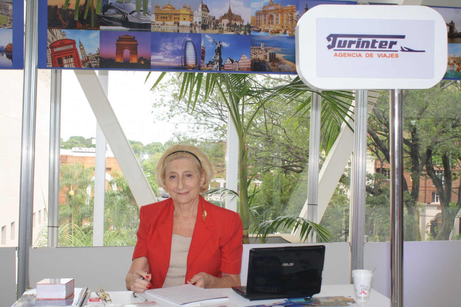 Representante de la agencia de viajes Turinter