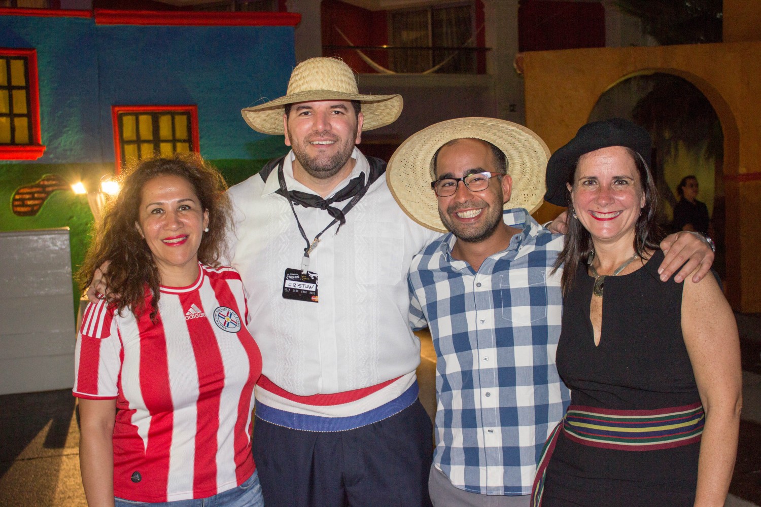 Maria Lis Bernal, Christian Correa, Sebastian Muñoz y Josefina de Zan