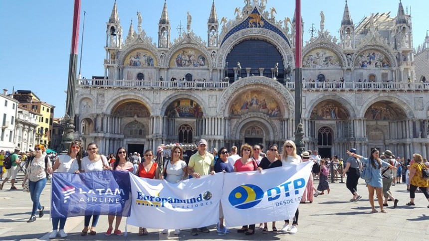 Agentes de viajes recorren destinos europeos en viaje de familiarización