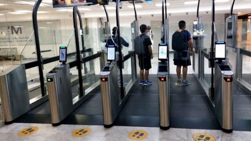 Módulos sistematizados en el Aeropuerto de Ciudad de México facilitan ingreso de turistas