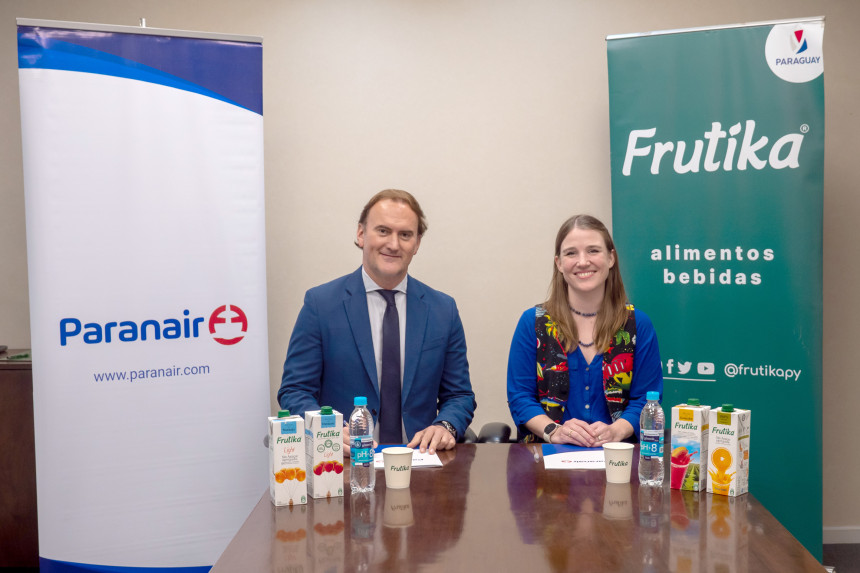 Paranair servirá a bordo de sus vuelos jugos, néctares y aguas de la empresa Frutika