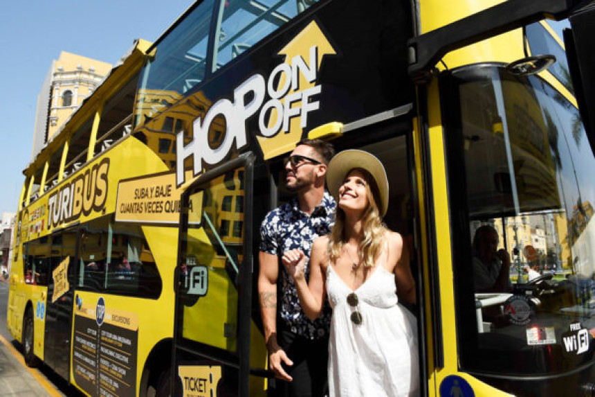 Lima cuenta con exclusivo servicio Hop-on Hop-off con buses de última generación