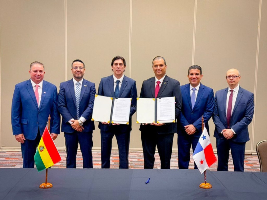 Bolivia firmó nuevo tratado de entendimiento aéreo con Panamá y Paraguay