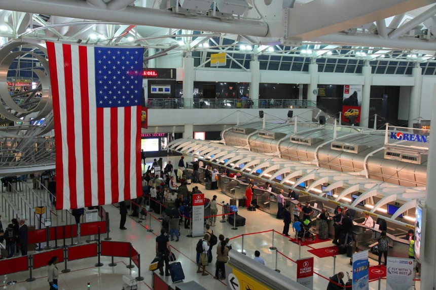 Estados Unidos exigirá una nueva declaración sanitaria a pasajeros internacionales