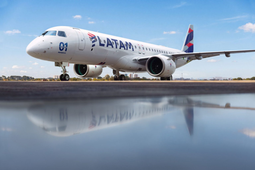 LATAM Airlines Brasil y Embraer celebran el primer E195-E2 de la compañía