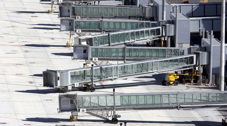 Madrid-Barajas, primer aeropuerto con manejo remoto de sus mangas de embarque y desembarque