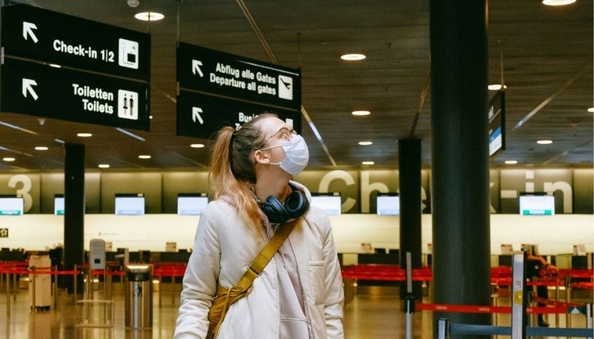 EE.UU. mantiene hasta el 18 de abril el uso de máscaras en aviones
