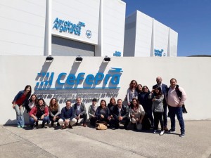 Agentes de viajes locales visitaron las instalaciones de Aerolíneas Argentinas en Ezeiza  