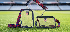 American Airlines entregará en sus vuelos nuevos kits con temática World Cup