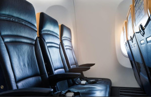 En Estados Unidos demandan a United Airlines por vender asientos de ventanilla "sin ventana"
