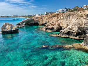 Chipre recibirá turistas vacunados sin ninguna restricción