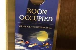 Hoteles de Disney ya no tendrán carteles de “No molestar” 