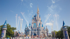 Nivel de visitantes en parques de Disney se mantuvo el año pasado mientras que creció en Universal 