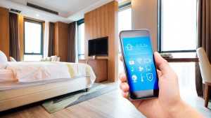 Tecnología automatizada y digital en la preferencia de los viajeros globales en los hoteles