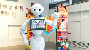 En Madrid, nueva versión de Pichi, el robot que asiste a  turistas