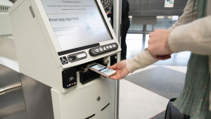 United implementa control de equipaje sin contacto