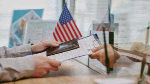 Estados Unidos suspenderá el procesamiento de visas de inmigrante a 75 países a partir del 21 de enero  