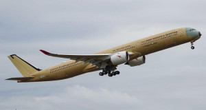 El avión A350-1000ULR, primero de los doce para  Qantas, realizó con éxito vuelo inaugural