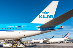 KLM buscará mejorar resultado operativo simplificando su organización y recortando inversiones