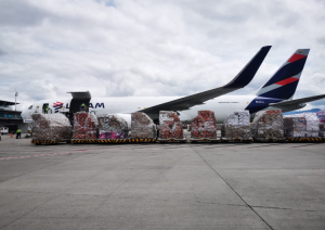LATAM  Cargo aumenta flota y lidera el transporte de flores en America del Sur