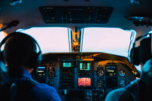 En los Estados Unidos implementarán mayor seguridad a cabina de pilotos en los aviones