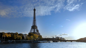 Cierre de la Torre Eiffel dejó miles de turistas frustrados